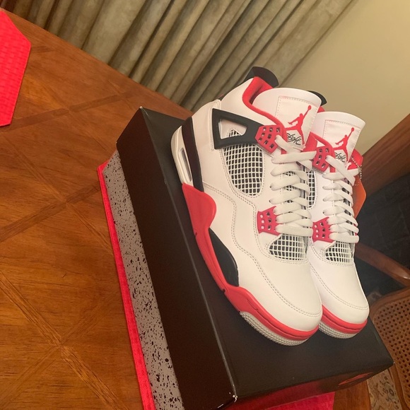 OG Fire Red Jordan 4 EARLY RELEASE - Picture 6 of 7